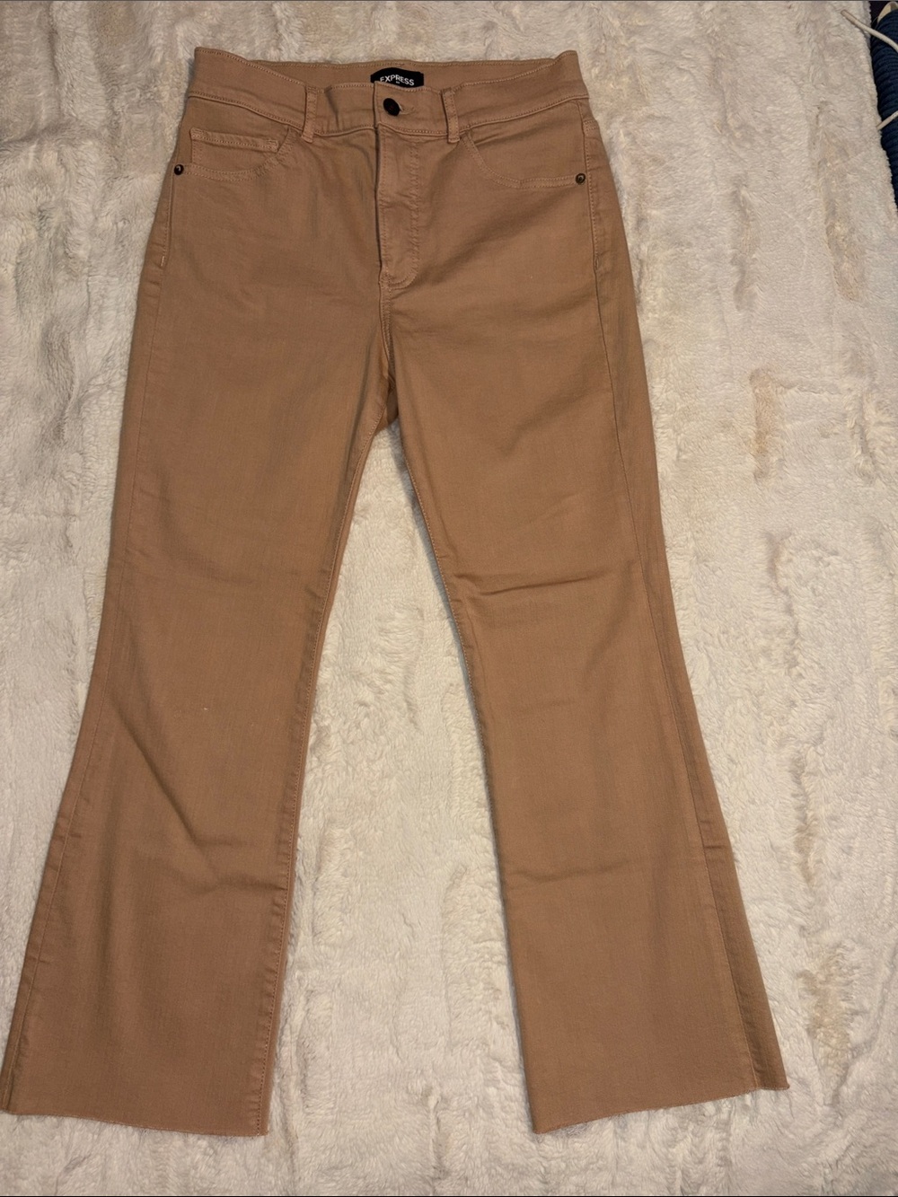 NEW- Express Cropped Flare High-Rise Jeans in Camel Brown Sz 8R - Picture 4 of 9
